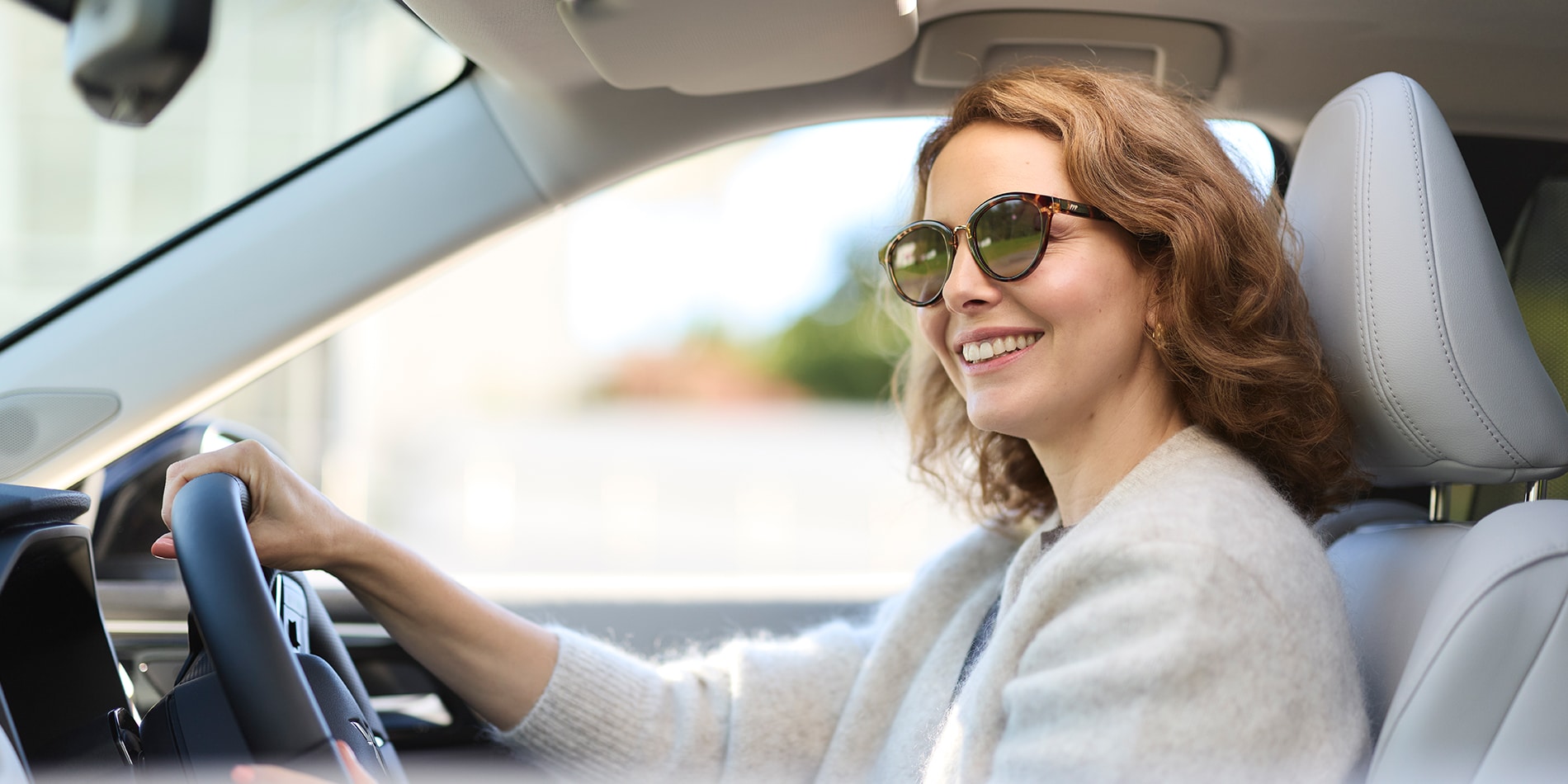 More choice Choose from 12 different models with 4 stunning trim levels. You can choose your preferred drivetrain from either the powerful MIVEC 2.5-litre petrol engine or the popular and economical PHEV.