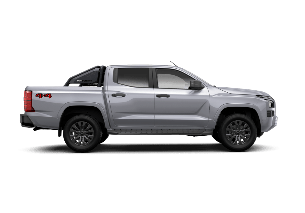 849374 triton 26my glx sport dc w side blade silver