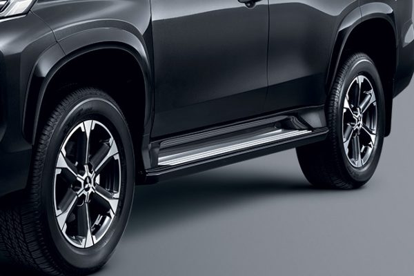 Pajero Sport Fender Arch Moulding Set (Black)